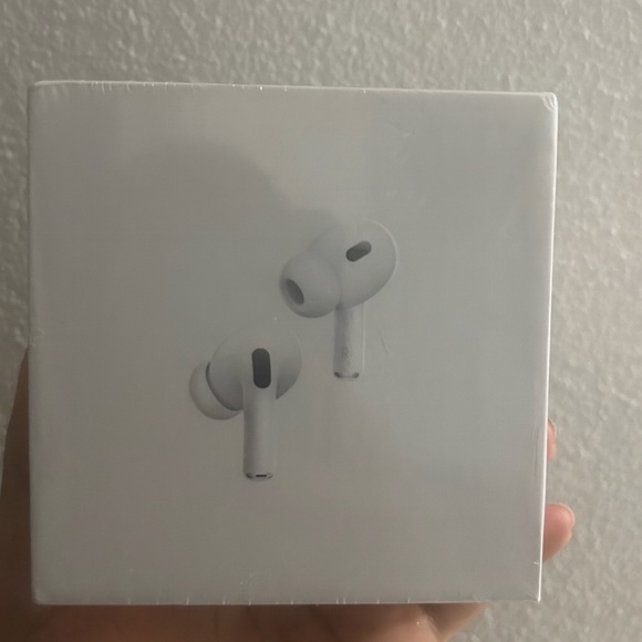 Apple AirPods Pro 2nd Gen with MagSafe Charging Case - Picture 1 of 3